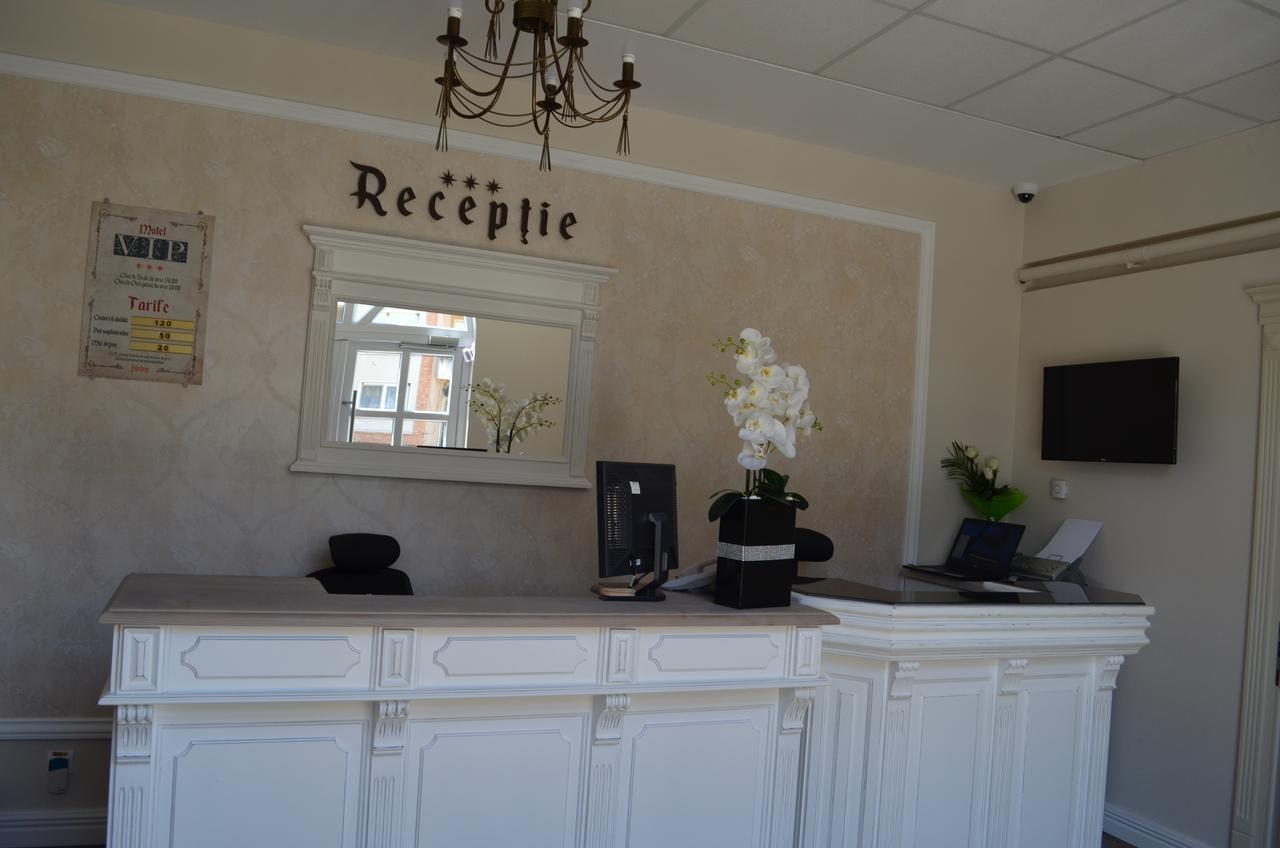 Haţeg Vip Motel Restaurant מראה חיצוני תמונה