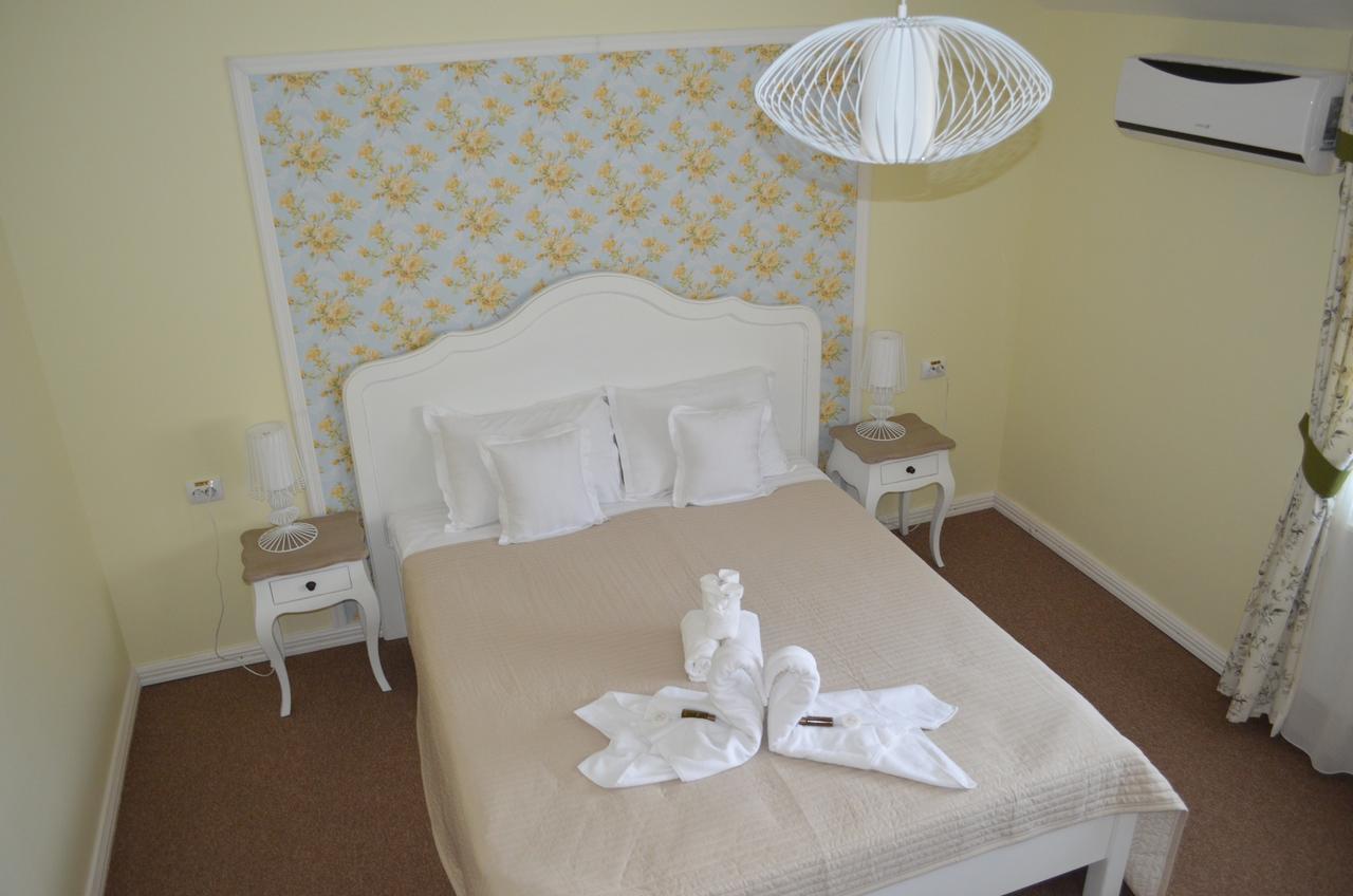 Haţeg Vip Motel Restaurant מראה חיצוני תמונה