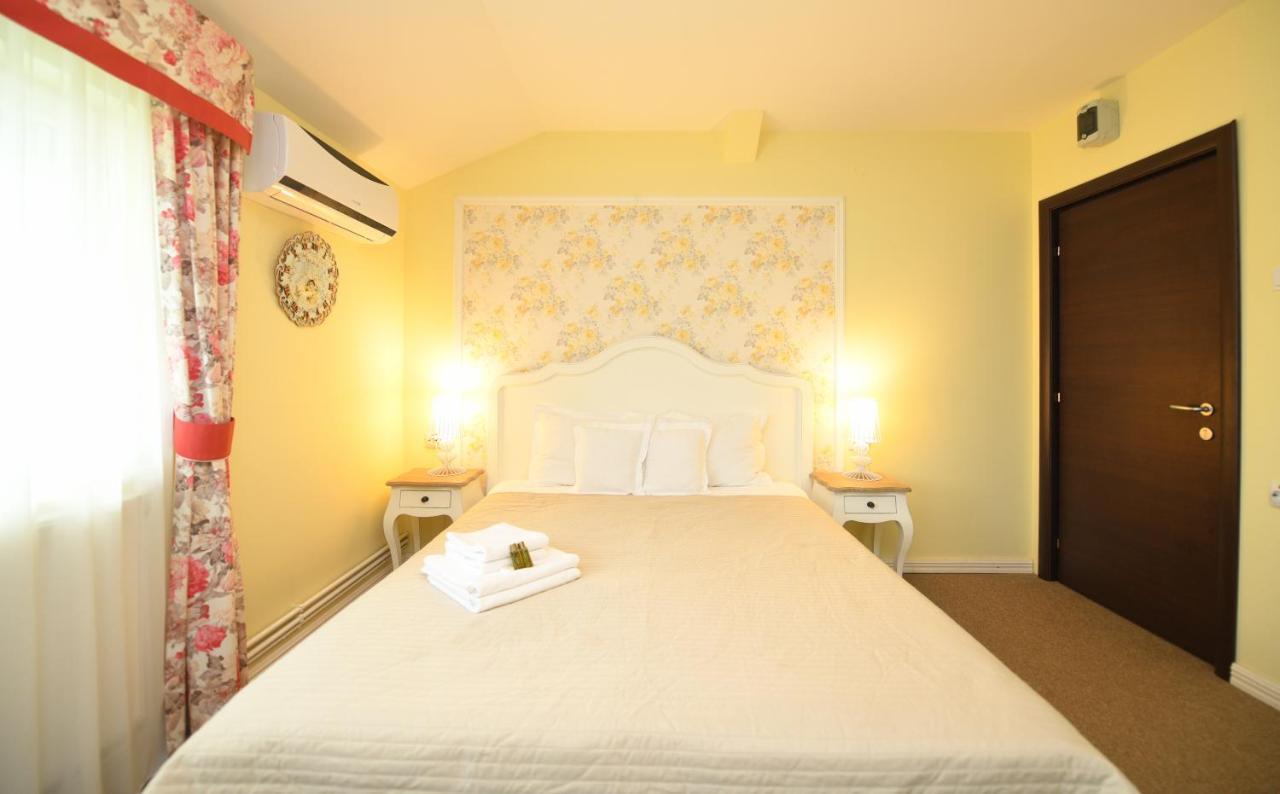 Haţeg Vip Motel Restaurant מראה חיצוני תמונה