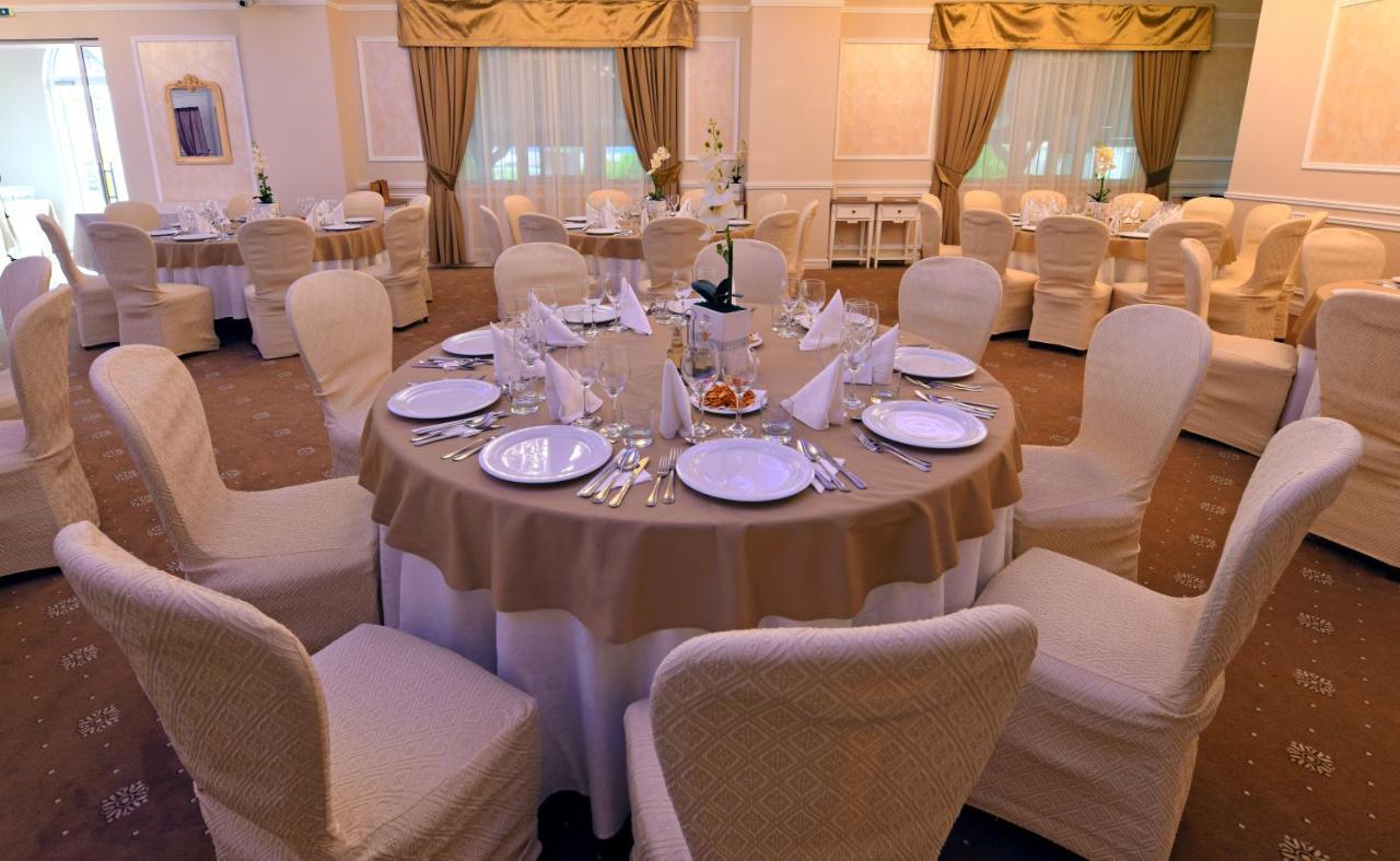Haţeg Vip Motel Restaurant מראה חיצוני תמונה